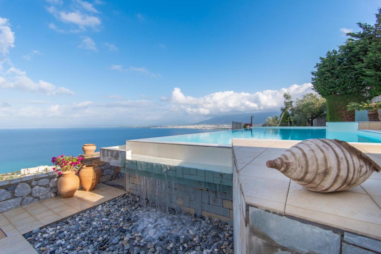 Villa Rebecca Каламата Экстерьер фото